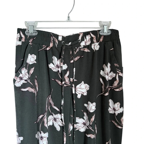 One by Chapter one Pull On Jogger Pants floral size M New - Picture 2 of 12